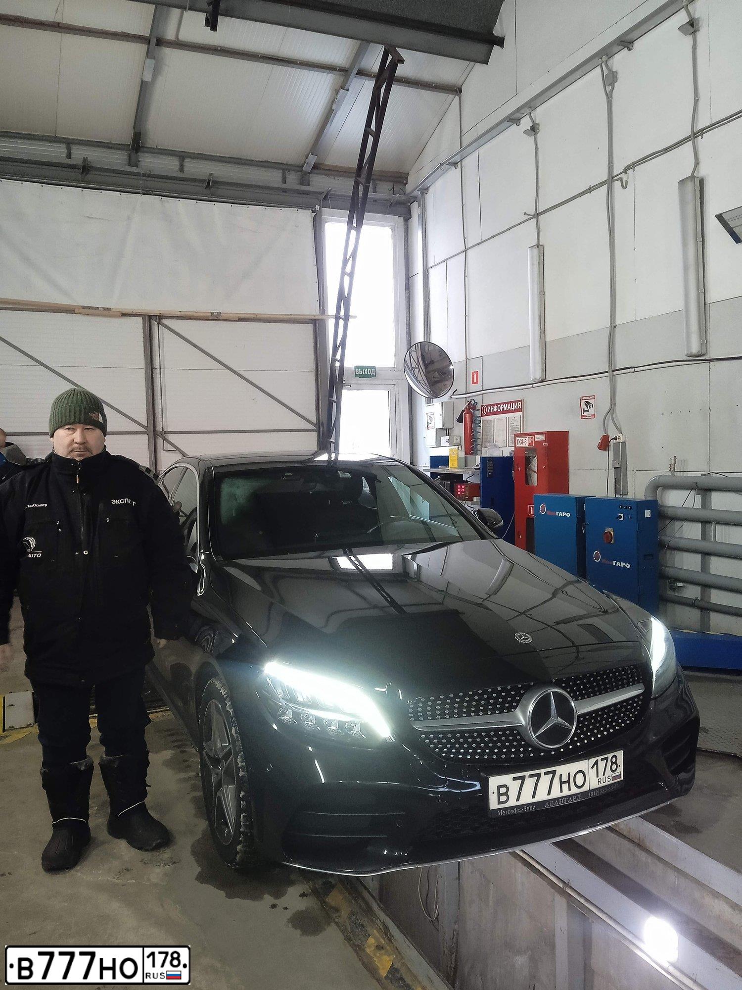 Фото автомобиля MERCEDES E-KLASSE, 2012 — госномер К697ОЕ763. Цвет: Белый