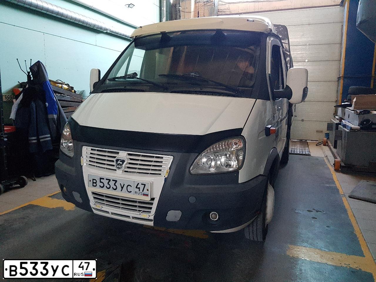 Фото автомобиля GAZ Z 3302 GAZEL, 2015 — госномер В533УС47. Цвет: Белый