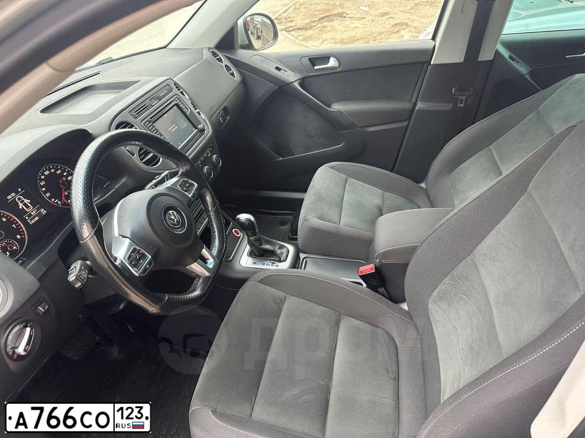 Фото автомобиля VOLKSWAGEN TIGUAN, 2016 — госномер А766СО123. Цвет: СЕРЕБРИСТЫЙ