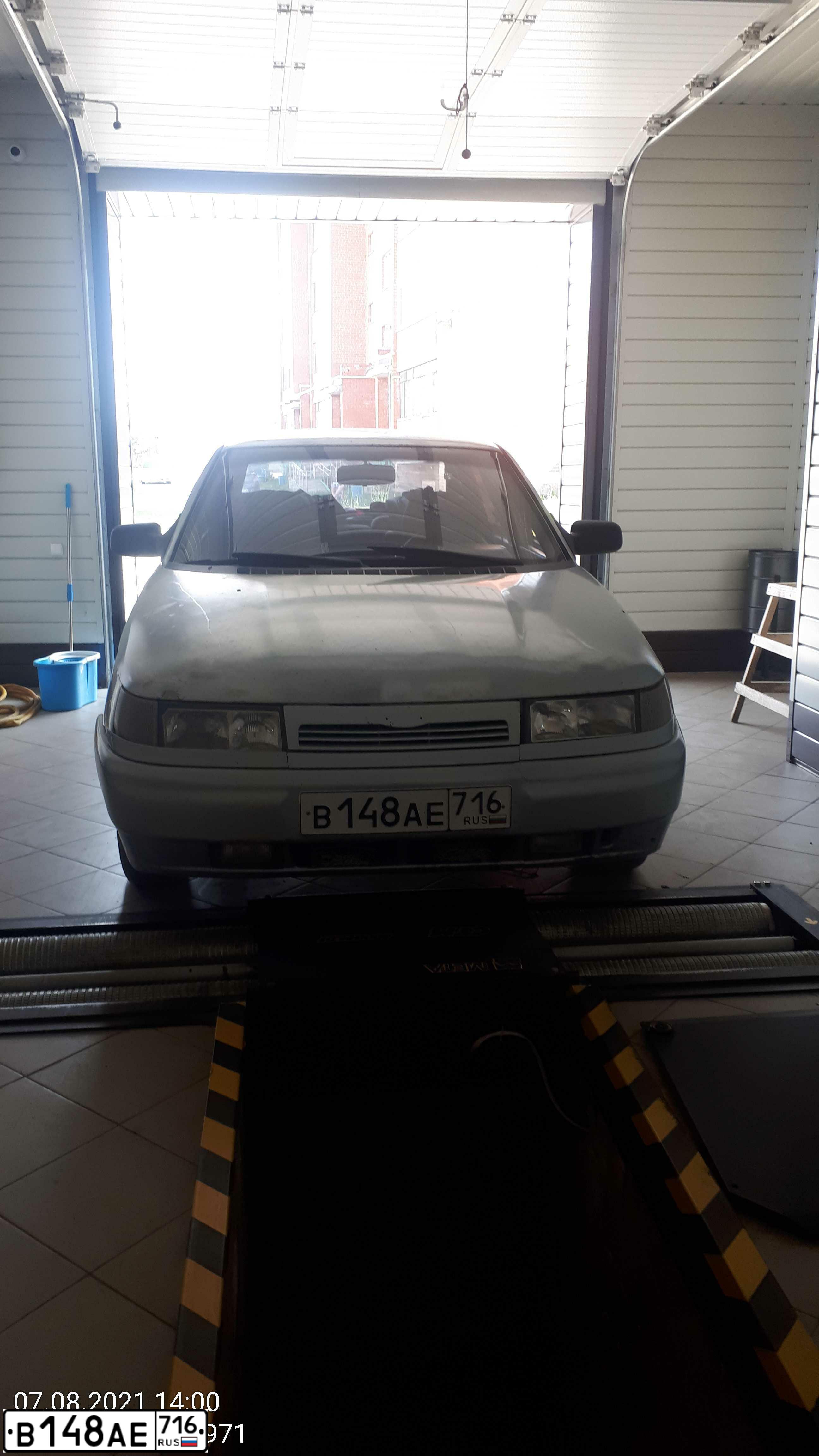 Фото автомобиля LADA 2110 LADA, 2001 — госномер В148АЕ716. Цвет: СЕРЕБРИСТО-ГОЛУБОЙ