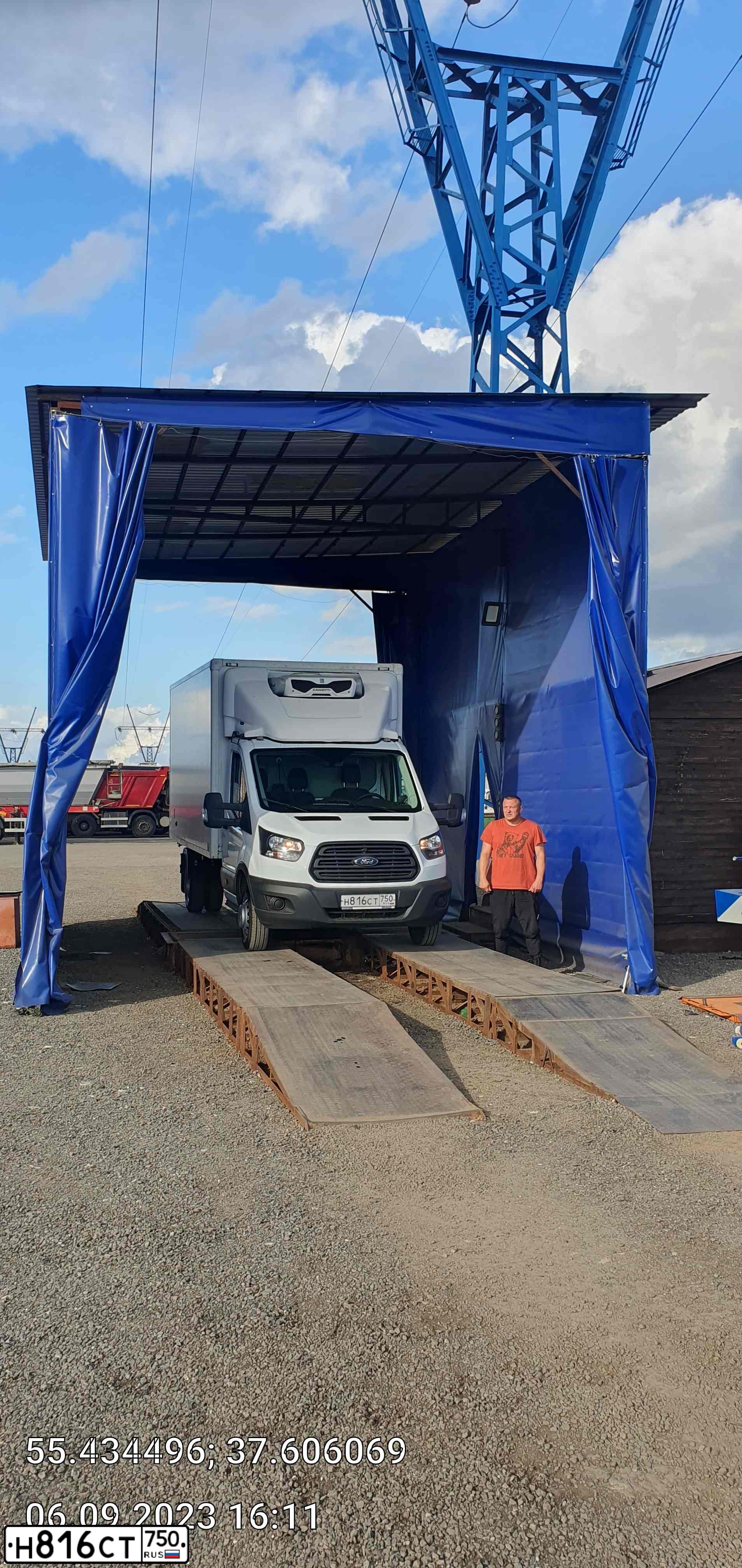 Фото автомобиля FORD TRANSIT, 2018 — госномер Н816СТ750. Цвет: Белый