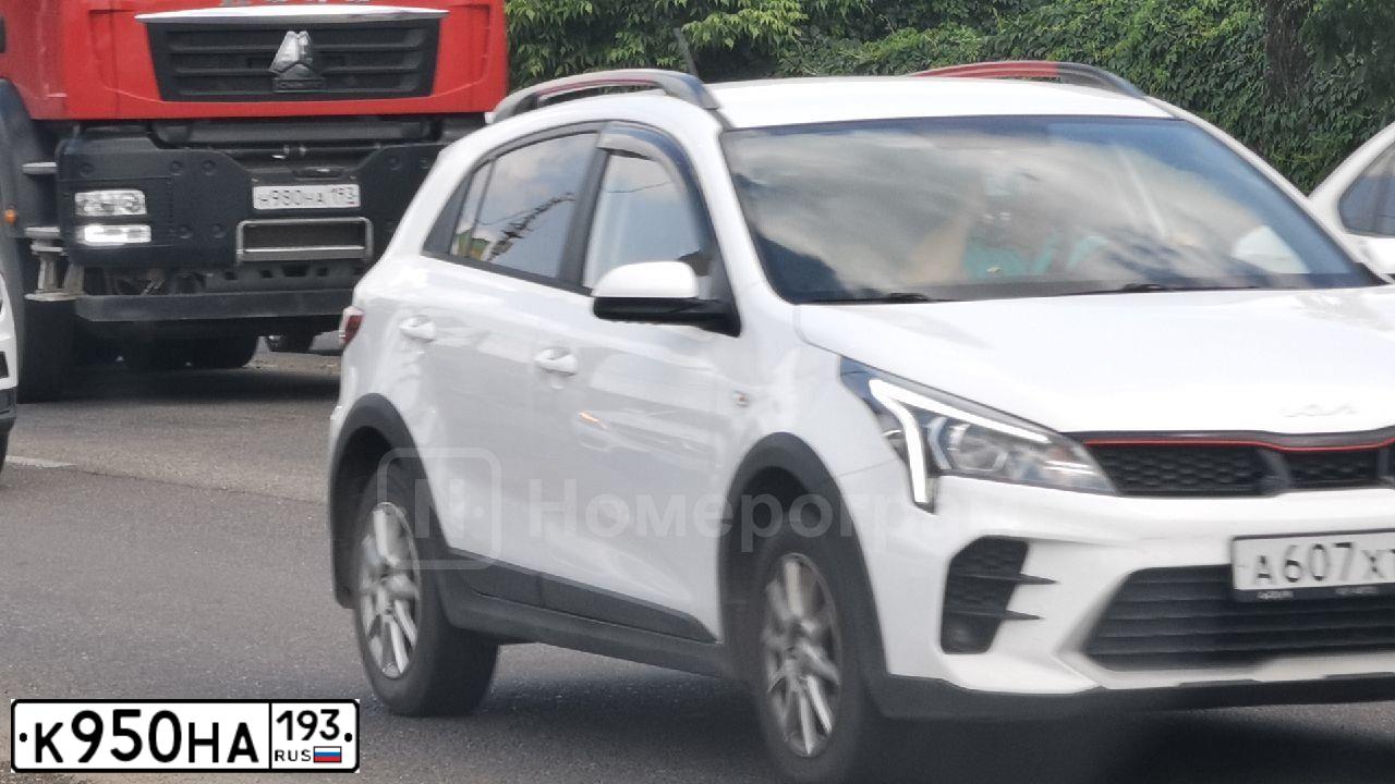 Фото автомобиля LADA 2110, 2000 — госномер К950НА193. Цвет: СЕРЕБРИСТ ЖЕЛТО-ЗЕЛЕНЫЙ