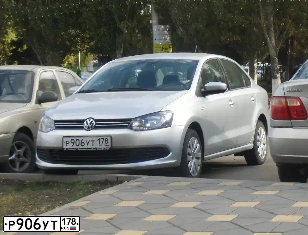 Фото автомобиля VOLKSWAGEN POLO, 2014 — госномер Р906УТ178. Цвет: Серебристый