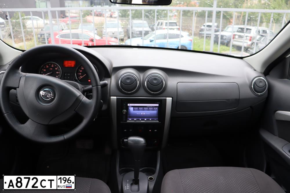 Фото автомобиля NISSAN ALMERA, 2013 — госномер С496СУ196. Цвет: Белый