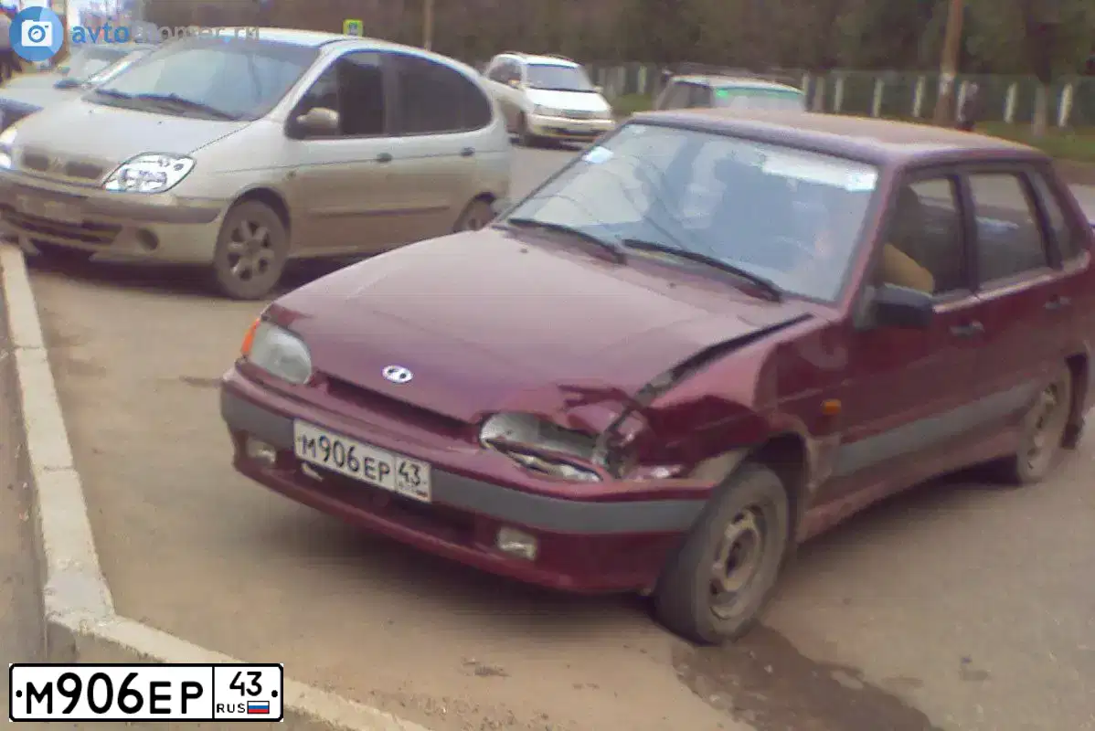 Фото автомобиля LADA 2115 SAMARA, 2004 — госномер М906ЕР43. Цвет: ТЕМНО- МАЛИНОВЫЙ