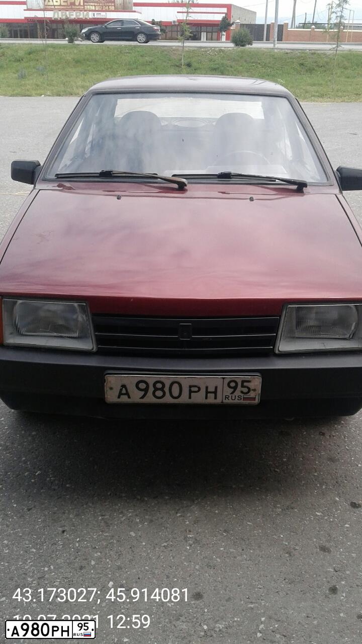 Фото автомобиля LADA 2109 SAMARA, 2003 — госномер А980РН95. Цвет: ВИШНЕВЫЙ