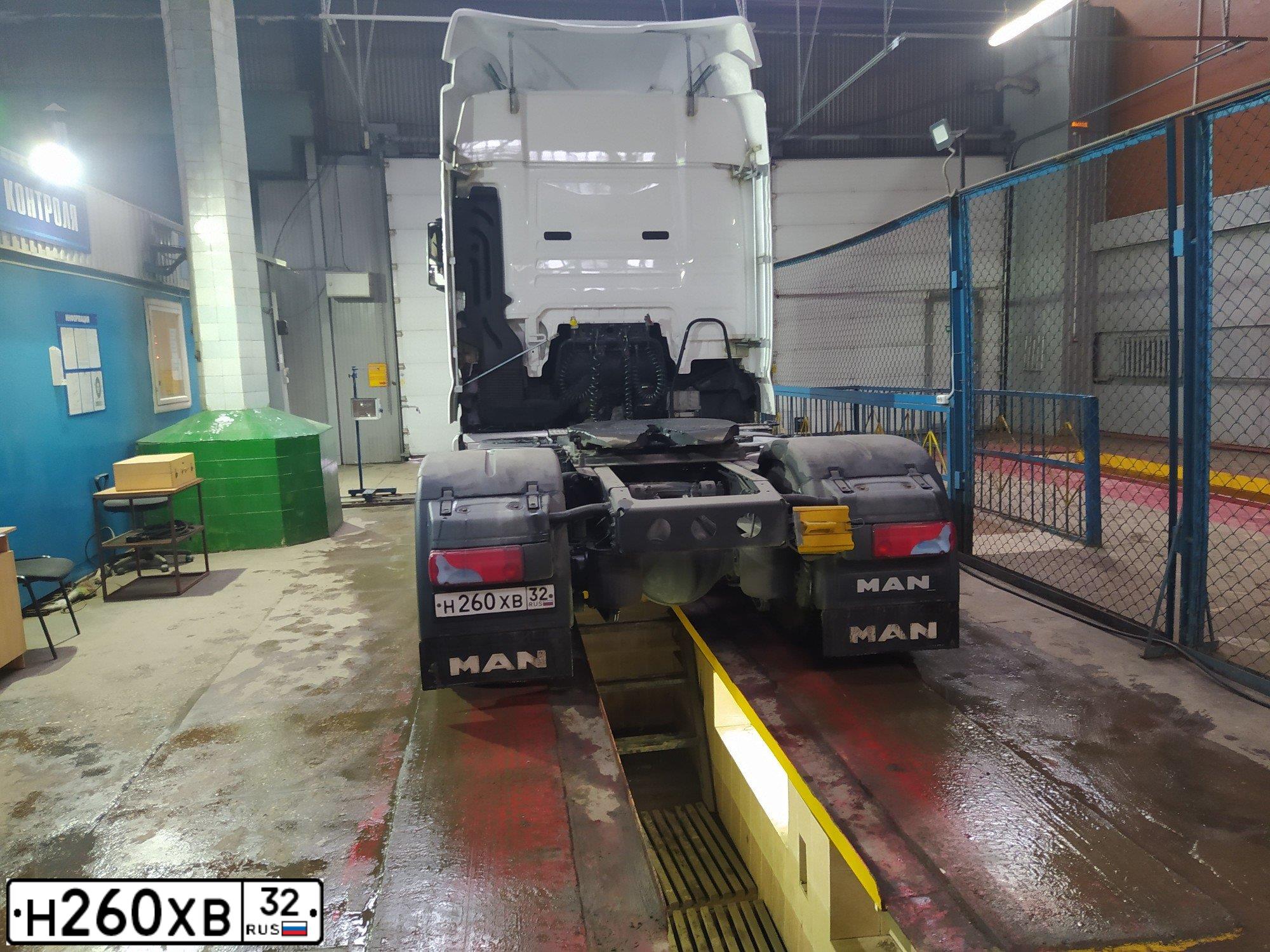 Фото автомобиля MAN TGX 18.XXX /4X2/, 2019 — госномер Е669РВ126. Цвет: Белый