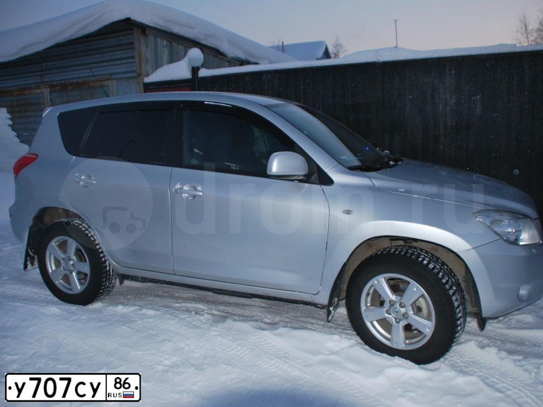Фото автомобиля TOYOTA AVENSIS, 2007 — госномер А008АК174. Цвет: Серебристый