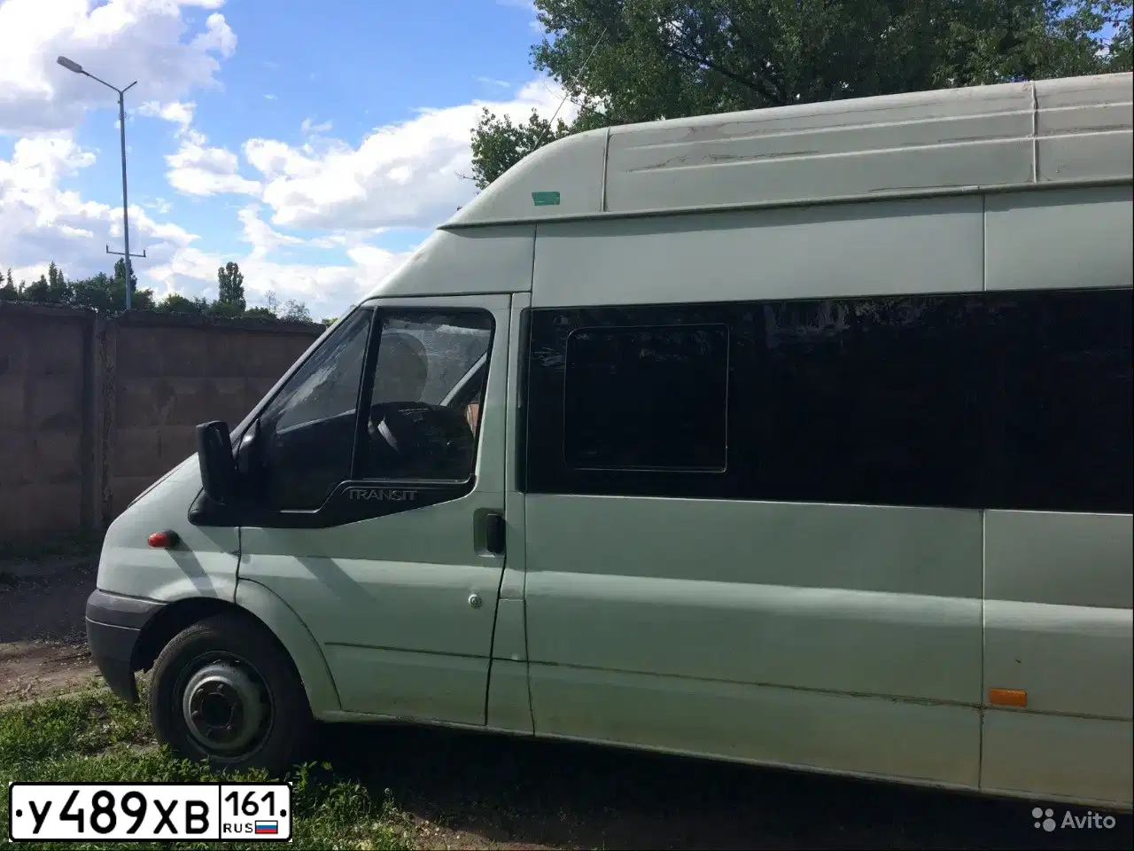 Фото автомобиля FORD TRANSIT, 2006 — госномер У489ХВ161. Цвет: Белый