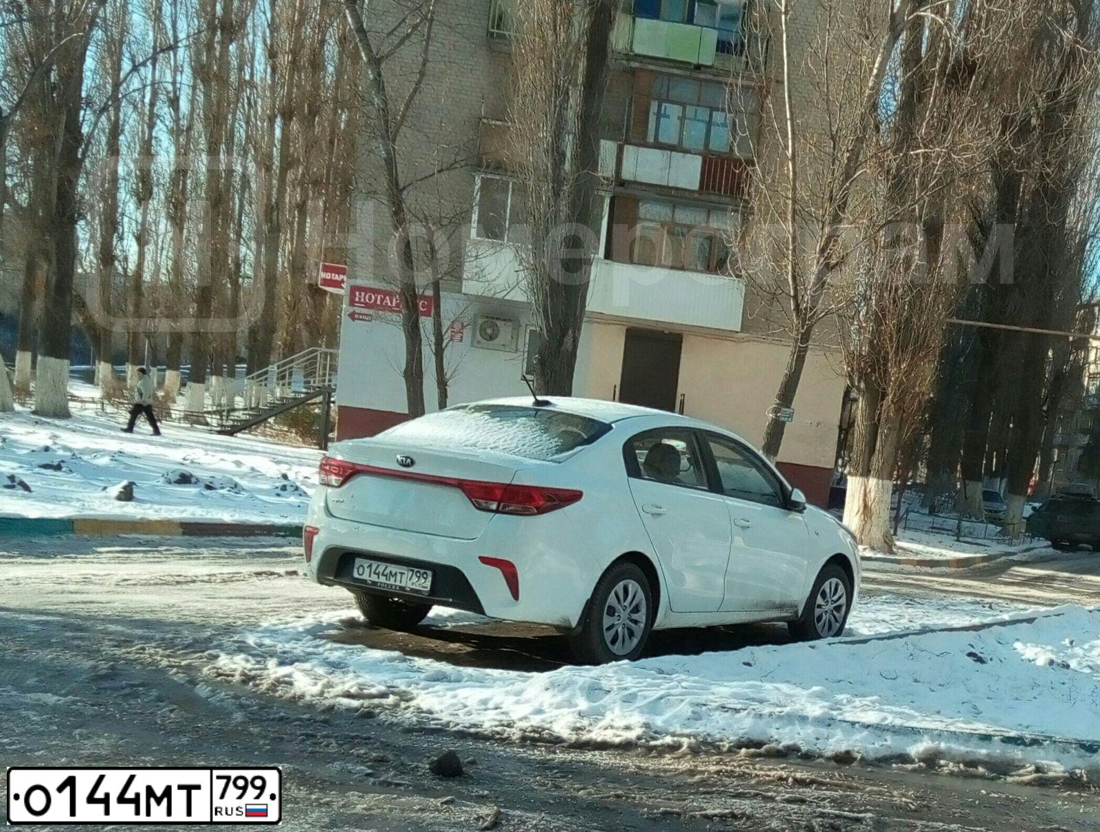 Фото автомобиля KIA RIO, 2018 — госномер Н677НК134. Цвет: Белый