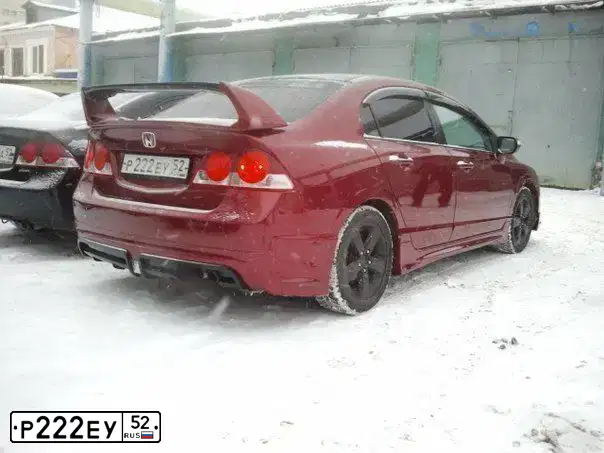 Фото автомобиля HONDA CIVIC, 2008 — госномер Р222ЕУ52. Цвет: ТЕМНО-КРАСНЫЙ