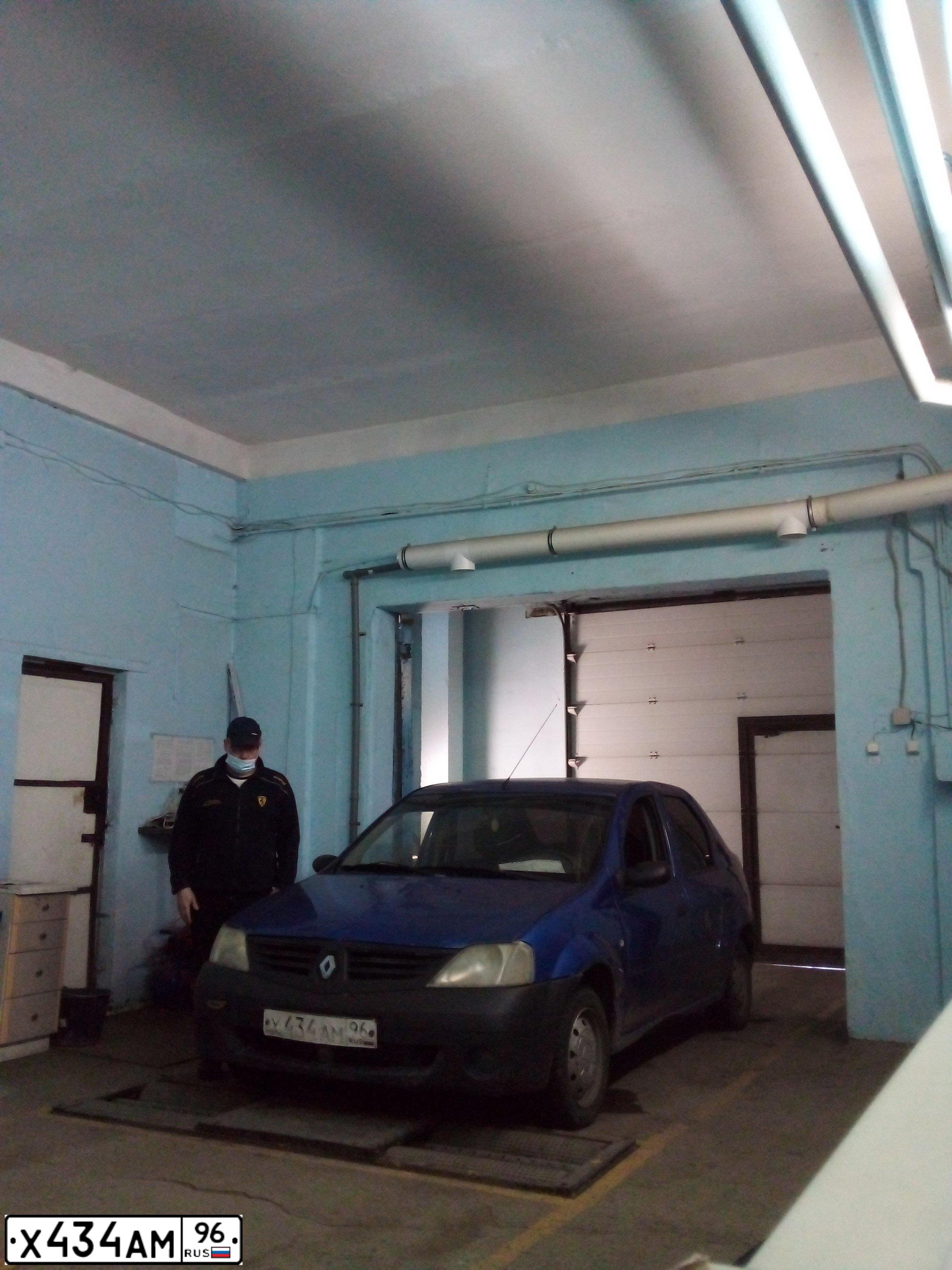Фото автомобиля RENAULT LOGAN, 2006 — госномер Х434АМ96. Цвет: СИНИЙ МЕТАЛЛИК