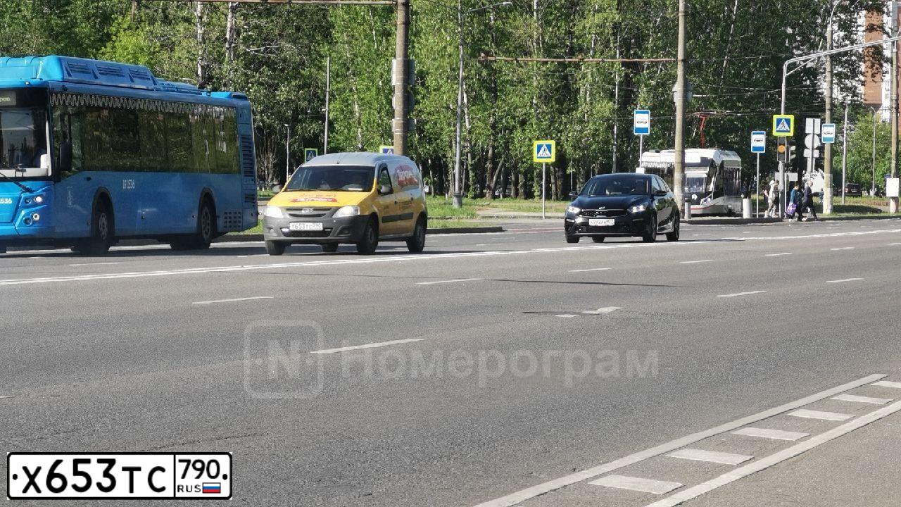 Фото автомобиля MERCEDES M-KLASSE, 2007 — госномер Е080АХ977. Цвет: ЧЕРНЫЙ