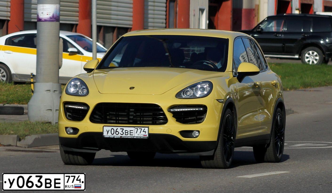 Фото автомобиля PORSCHE CAYENNE, 2011 — госномер Т067АР550. Цвет: ЖЕЛТЫЙ