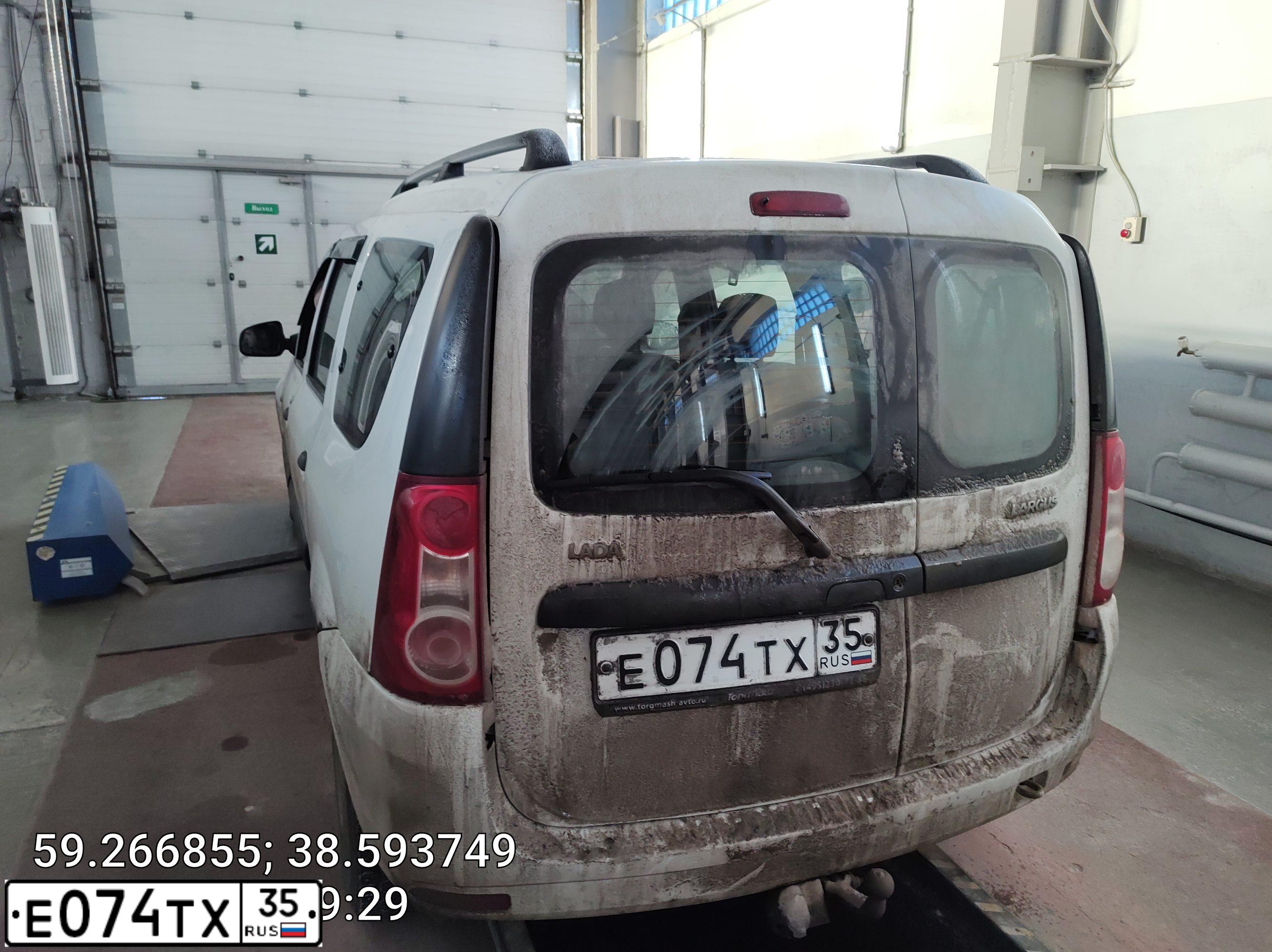 Фото автомобиля LADA LARGUS, 2016 — госномер М174КС35