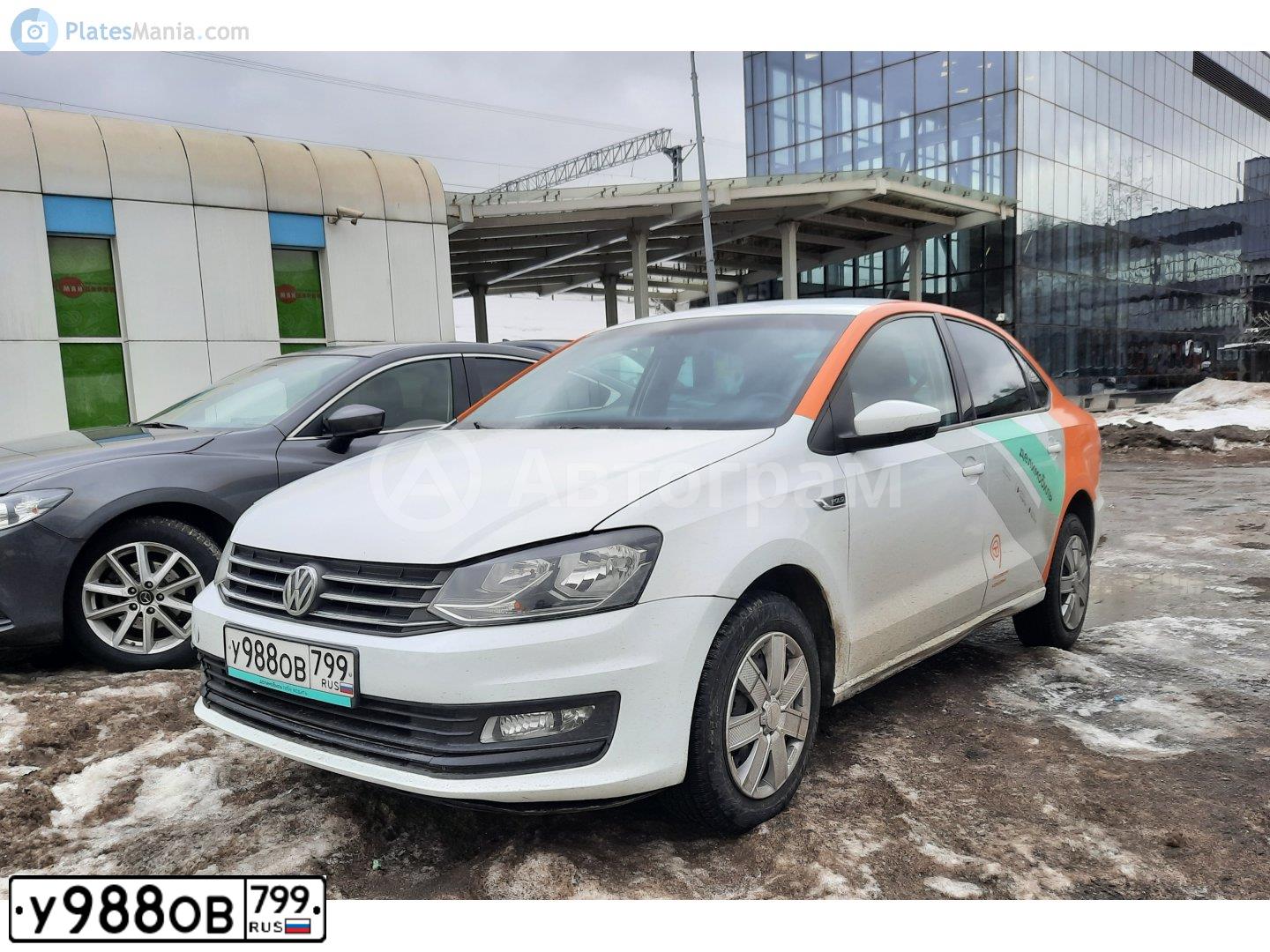 Фото автомобиля VOLKSWAGEN POLO, 2019 — госномер У988ОВ799. Цвет: Белый