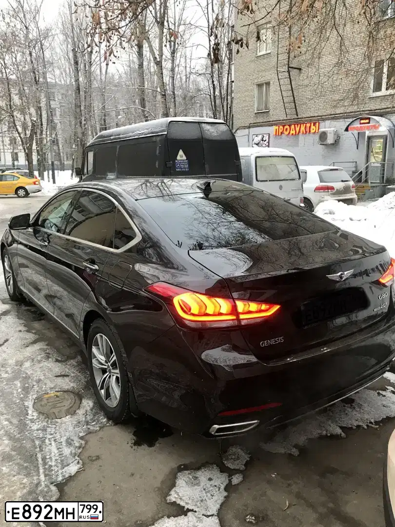 Фото автомобиля HYUNDAI GENESIS, 2018 — госномер Е892МН799. Цвет: ЧЕРНЫЙ