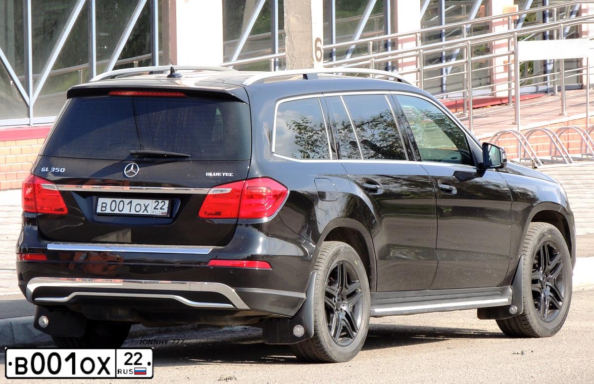 Фото автомобиля MERCEDES GL-KLASSE, 2015 — госномер В001ОХ22. Цвет: ЧЕРНЫЙ