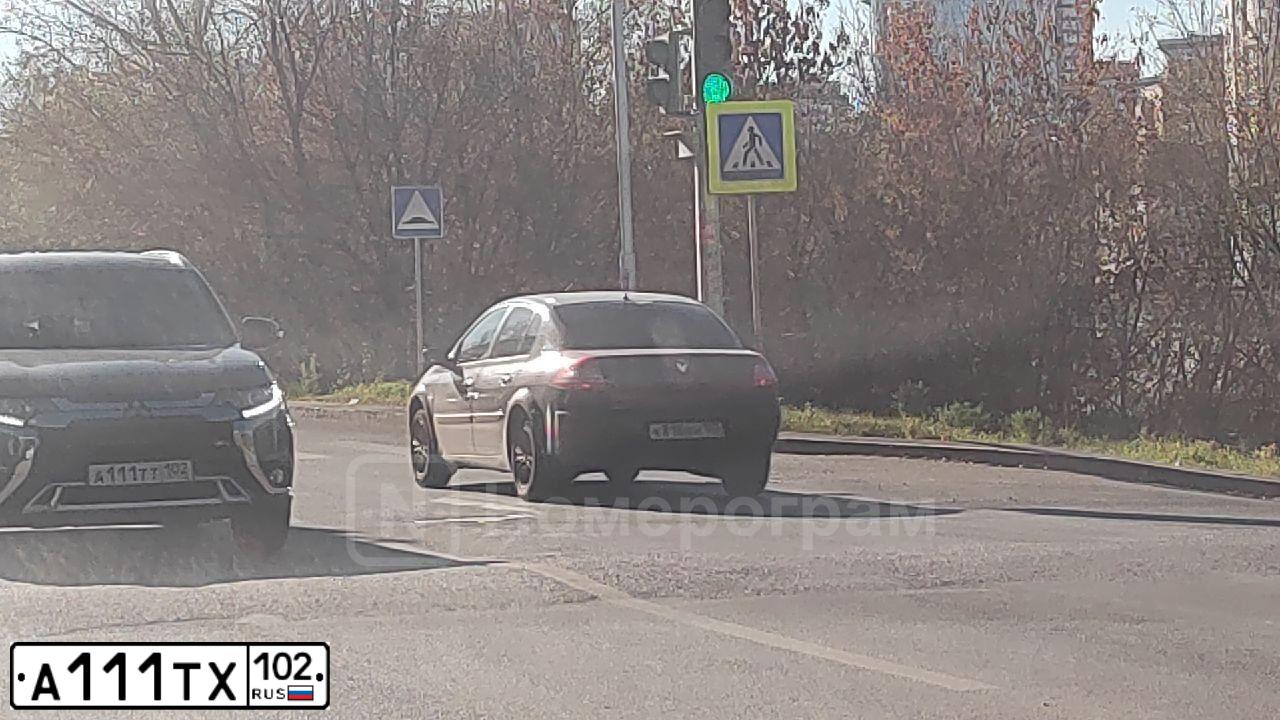 Фото автомобиля SUBARU FORESTER, 2007 — госномер Е555МН102. Цвет: ЧЕРНЫЙ
