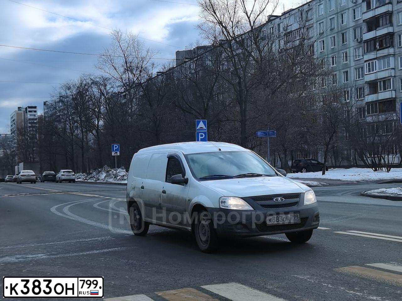 Фото автомобиля LADA LARGUS, 2018 — госномер К383ОН799. Цвет: БЕЛЫЙ