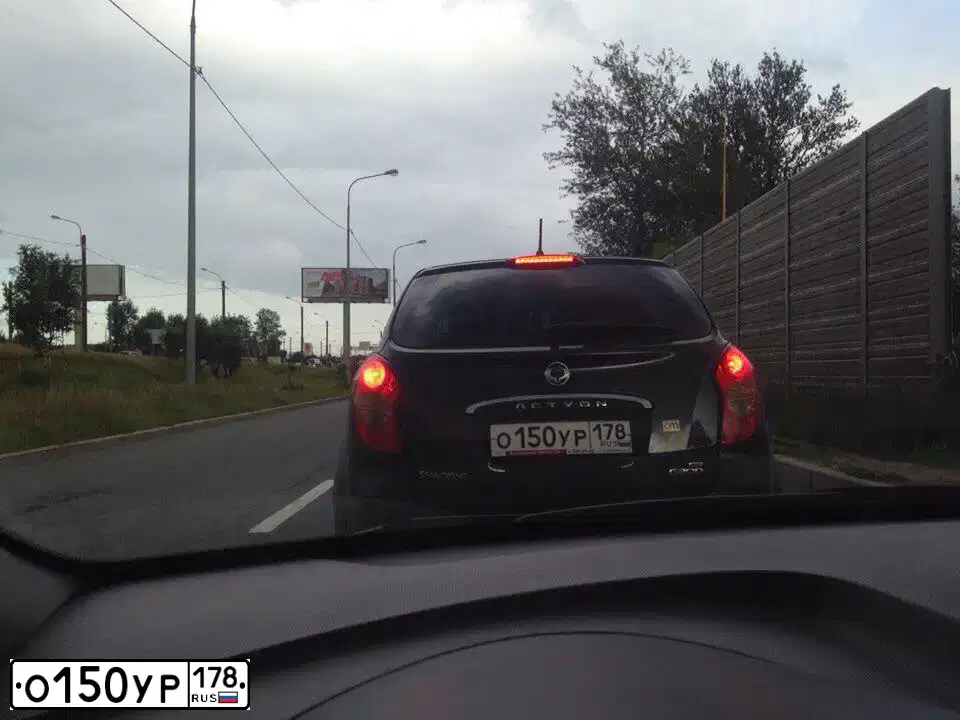 Фото автомобиля SSANGYONG ACTYON, 2013 — госномер О150УР178. Цвет: ЧЕРНЫЙ