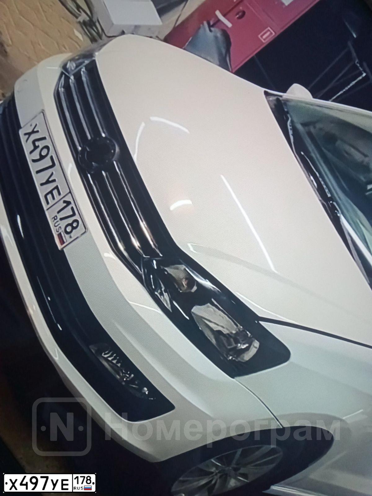 Фото автомобиля VOLKSWAGEN POLO, 2018 — госномер Х497УЕ178. Цвет: Белый