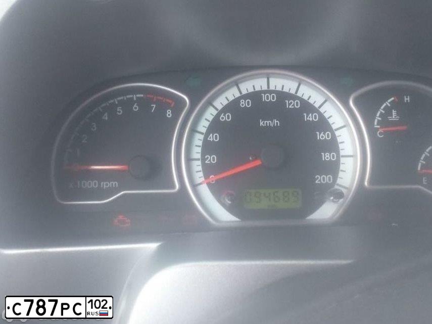 Фото автомобиля DAEWOO O NEXIA, 2010 — госномер О576КО102. Цвет: Белый