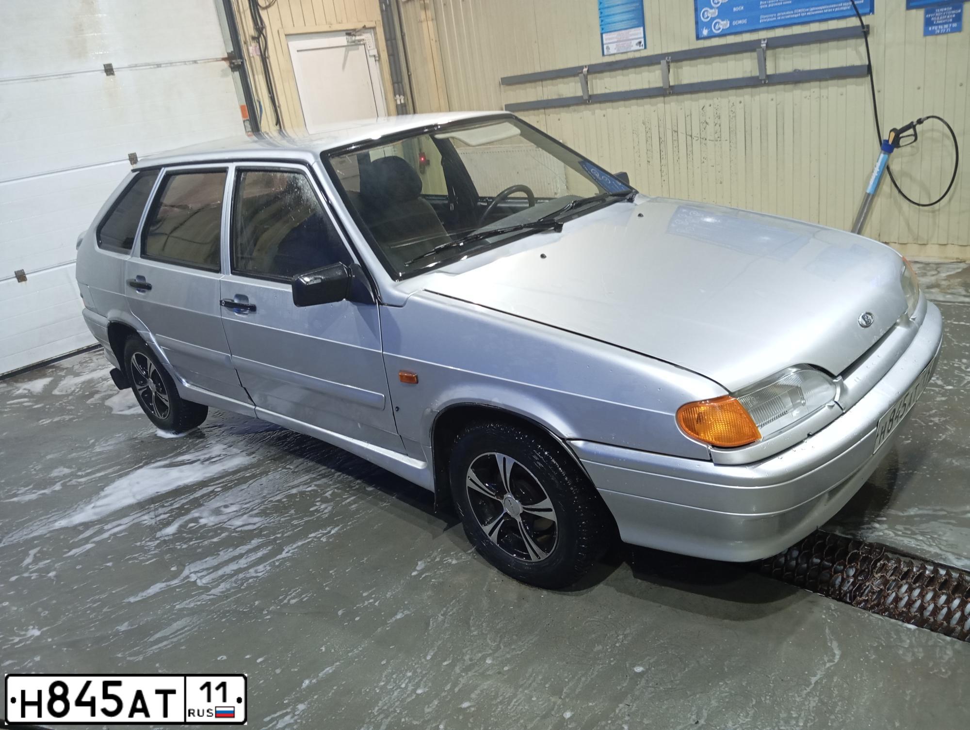 Фото автомобиля LADA 2114 SAMARA, 2006 — госномер Н845АТ11. Цвет: СВЕТЛО-СЕРЕБРИСТЫЙ МЕТАЛЛ