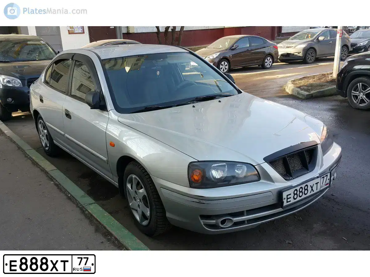 Фото автомобиля HYUNDAI ELANTRA, 2005 — госномер Е888ХТ77. Цвет: СЕРЕБРИСТЫЙ