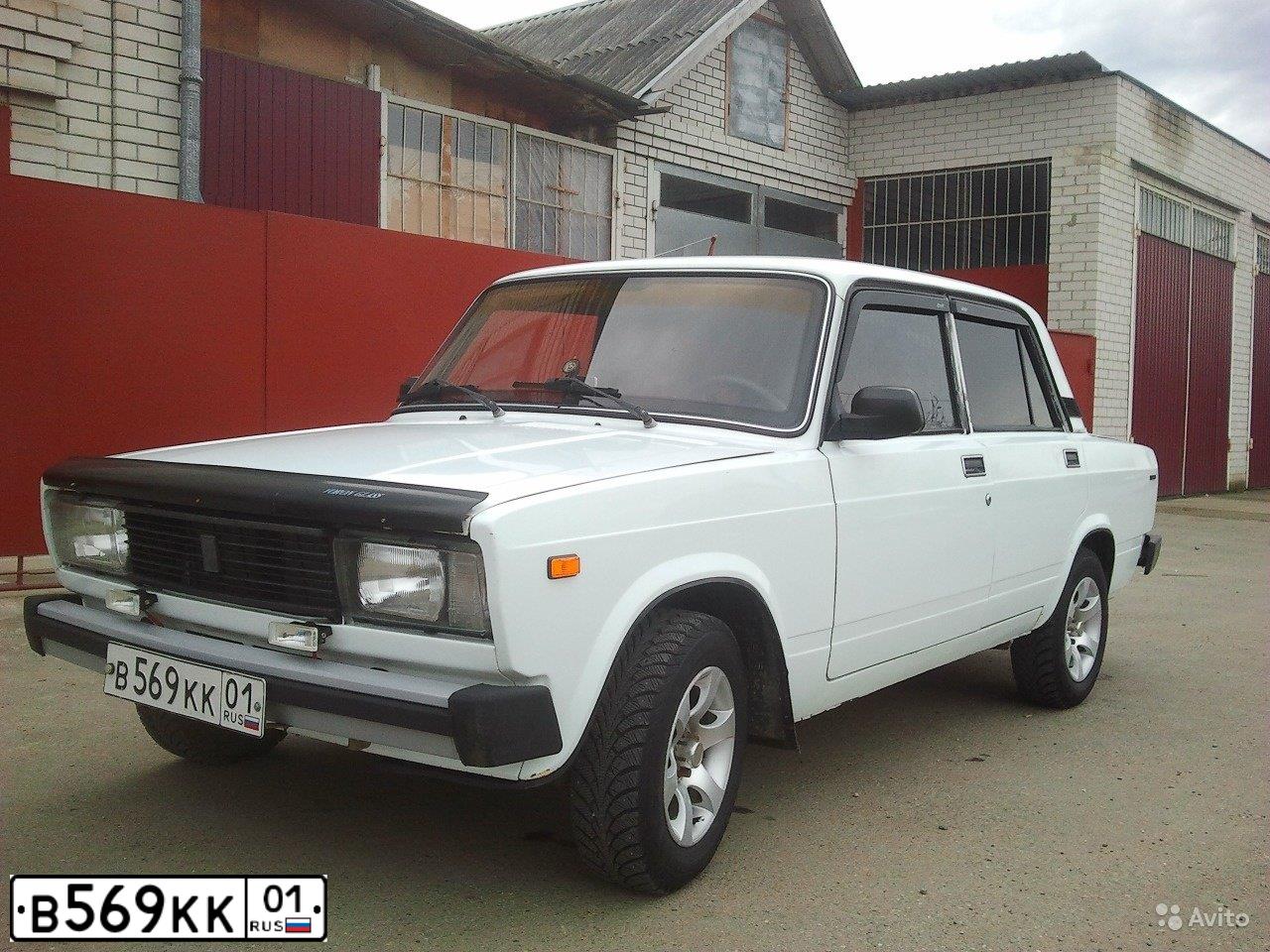 Фото автомобиля LADA 2105 LADA, 2001 — госномер В569КК01. Цвет: ЯРКО-БЕЛЫЙ