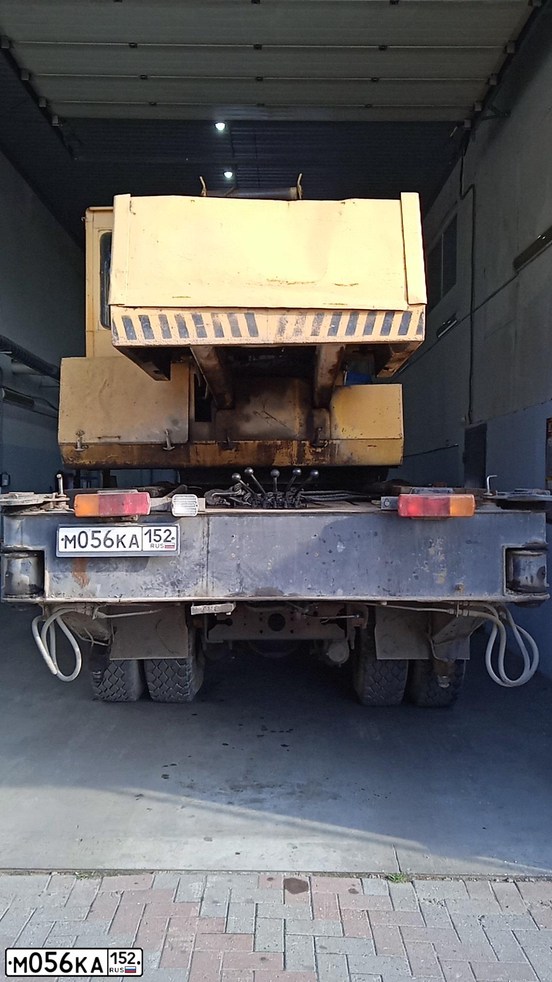 Фото автомобиля MAZ 5537 /4X2/, 1993 — госномер М056КА152. Цвет: ГОЛУБОЙ