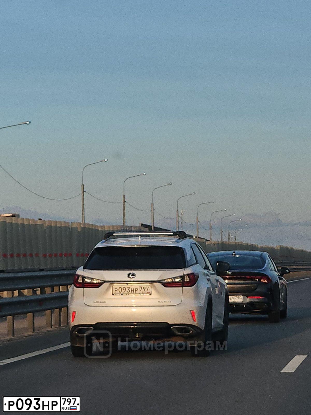 Фото автомобиля LEXUS RX300, 2018 — госномер Е822ММ11. Цвет: Белый