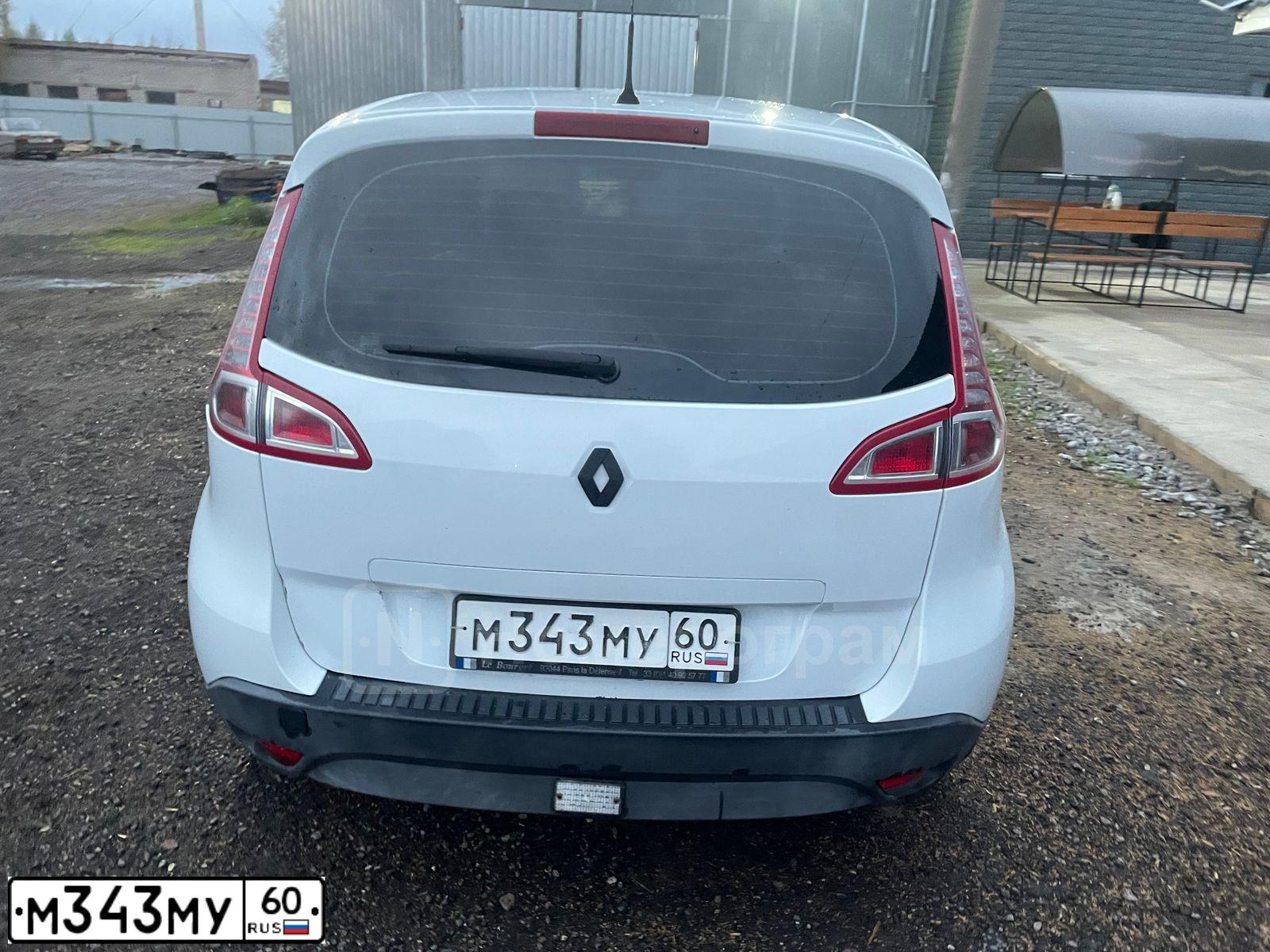 Фото автомобиля RENAULT MEGANE /GRAND/ SCENIC, 2010 — госномер М343МУ60. Цвет: Белый