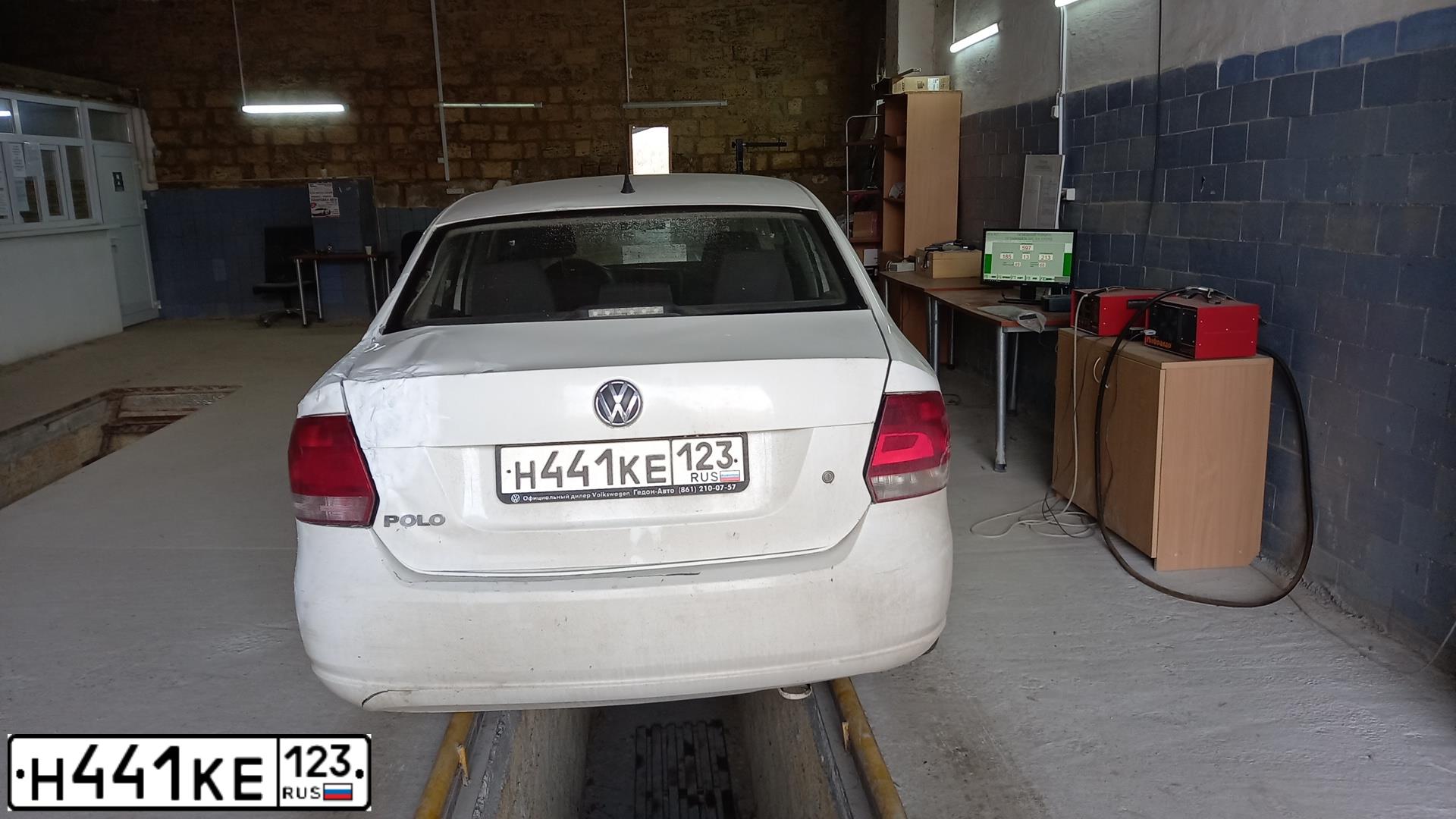 Фото автомобиля VOLKSWAGEN POLO, 2012 — госномер Н441КЕ123. Цвет: Белый