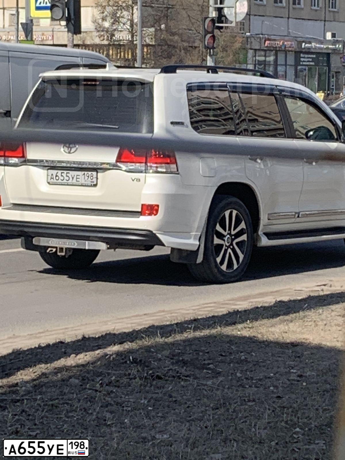 Фото автомобиля TOYOTA CAMRY, 2018 — госномер А655УЕ198. Цвет: ЧЕРНЫЙ МЕТАЛЛИК