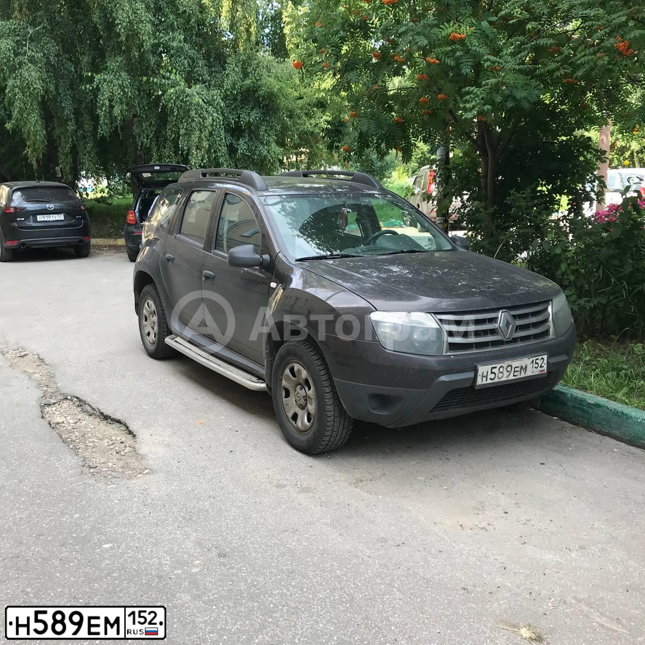 Фото автомобиля RENAULT DUSTER, 2014 — госномер Н589ЕМ152. Цвет: ТЕМНО-КОРИЧНЕВЫЙ