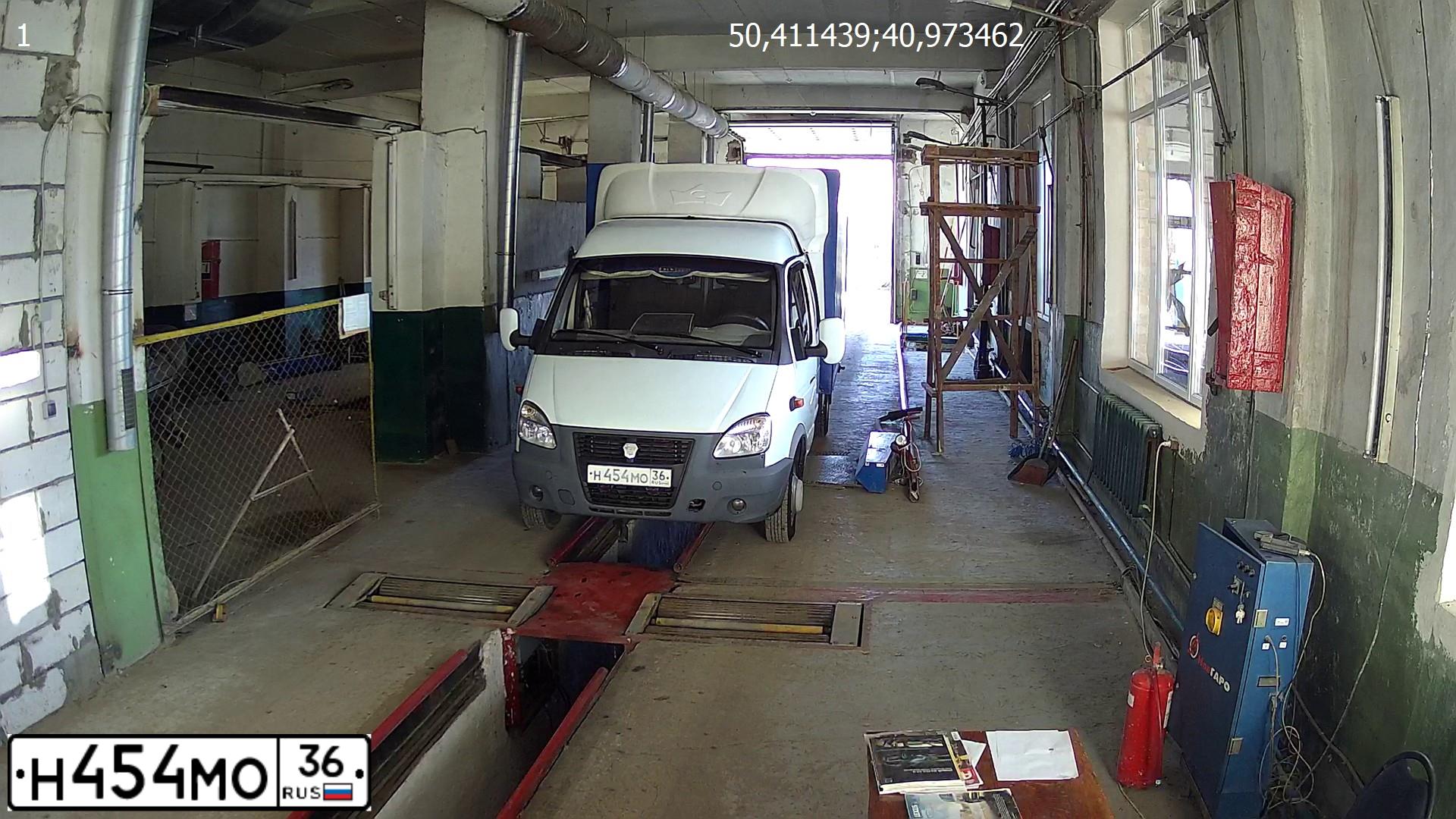 Фото автомобиля GAZ Z 3302 GAZEL, 2006 — госномер Н454МО36. Цвет: БЕЛЫЙ