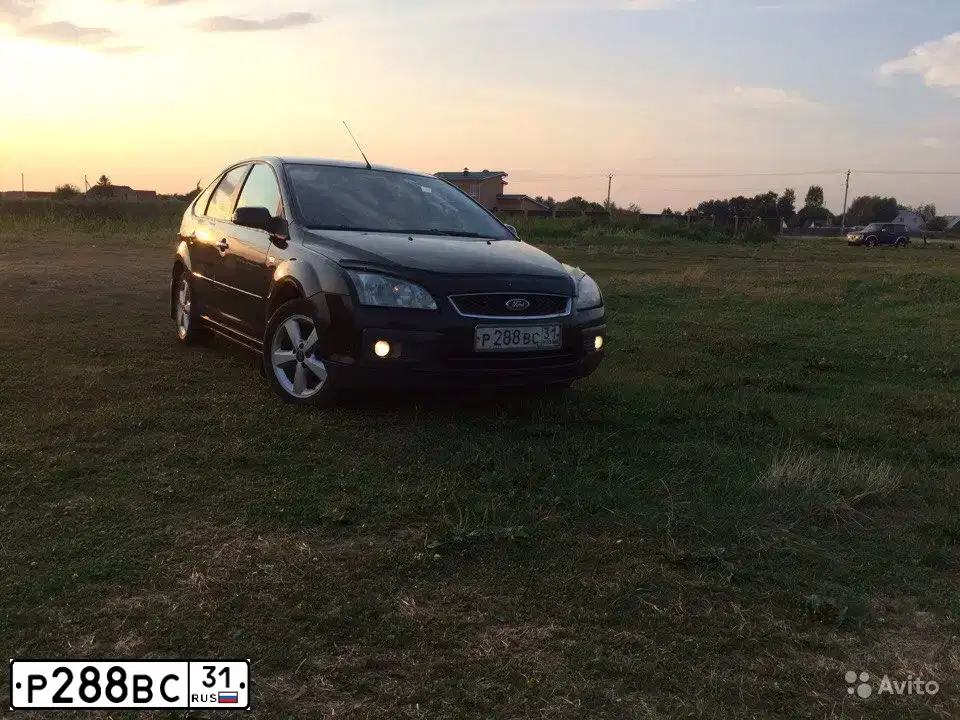 Фото автомобиля FORD FOCUS, 2007 — госномер У672КЕ31. Цвет: ЧЕРНЫЙ