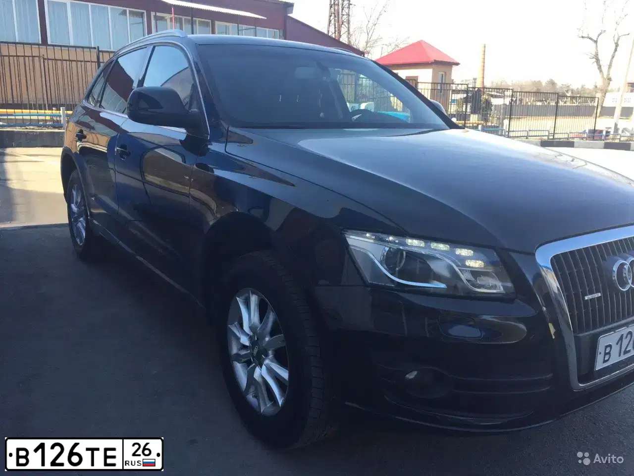 Фото автомобиля АУДИ Q5, 2011 — госномер Н520НМ15. Цвет: ЧЕРНЫЙ