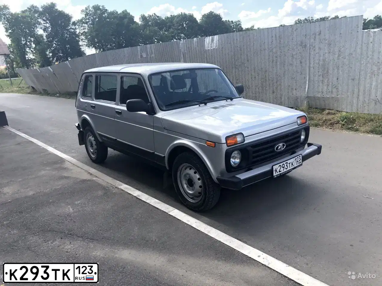 Фото автомобиля LADA 2131 NIVA, 2017 — госномер К293ТК123. Цвет: Светло-Серебристый металлик