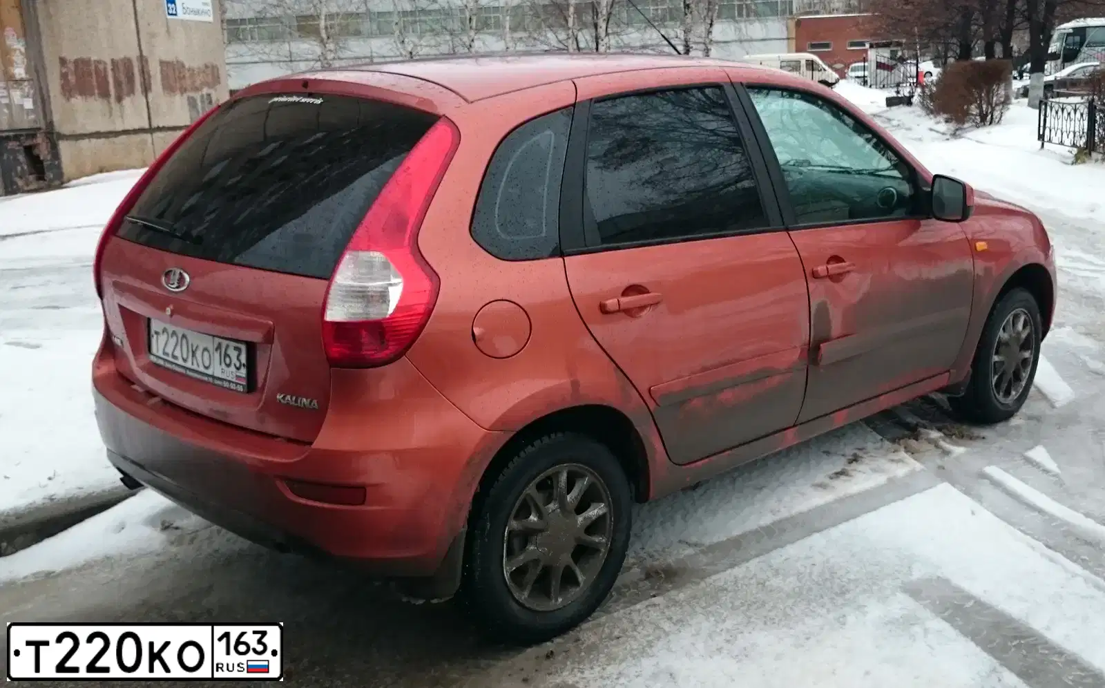Фото автомобиля LADA 2192 KALINA, 2013 — госномер Т220КО163. Цвет: ОРАНЖЕВЫЙ