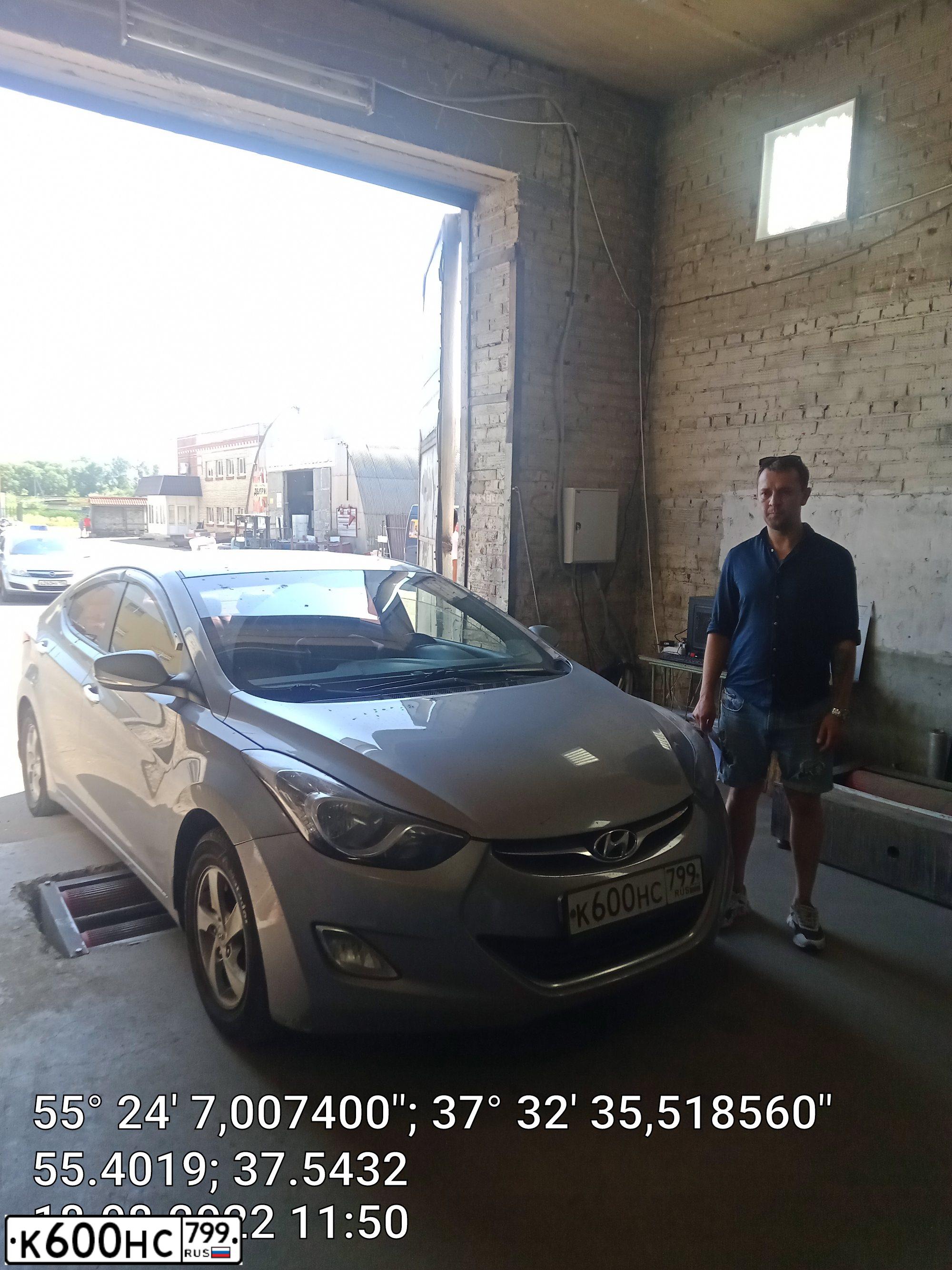 Фото автомобиля HYUNDAI AVANTE, 2012 — госномер К600НС799. Цвет: СЕРЫЙ
