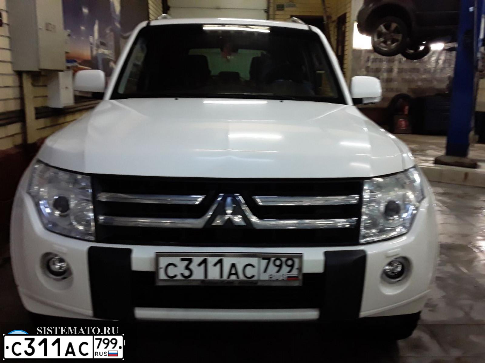 Фото автомобиля MITSUBISHI PAJERO, 2010 — госномер С311АС799. Цвет: Белый