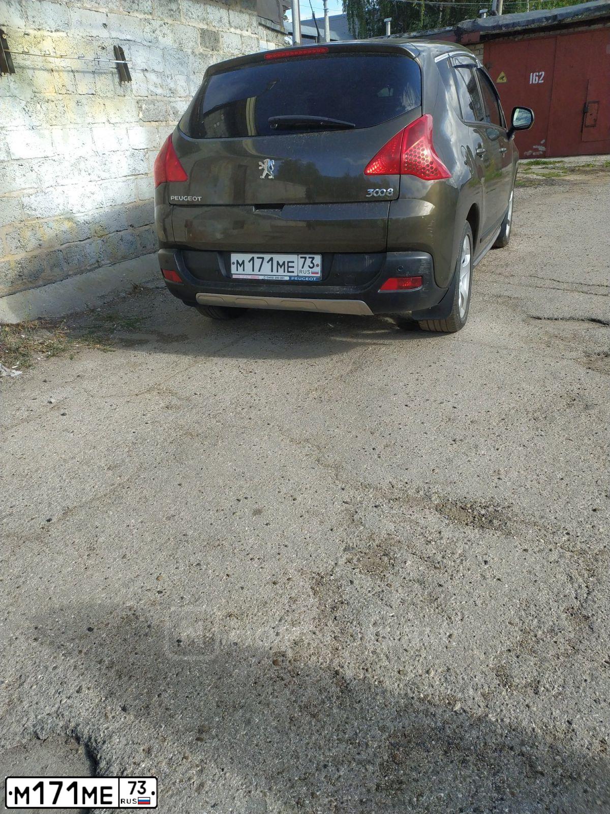 Фото автомобиля PEUGEOT 3008, 2012 — госномер М171МЕ73. Цвет: Коричневый
