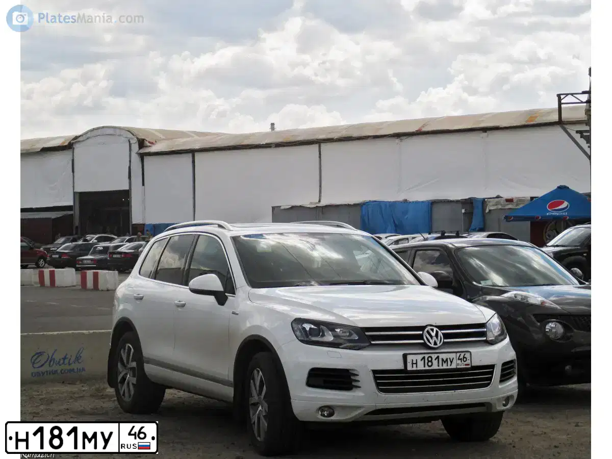 Фото автомобиля VOLKSWAGEN TOUAREG, 2014 — госномер У814МК31. Цвет: БЕЛЫЙ