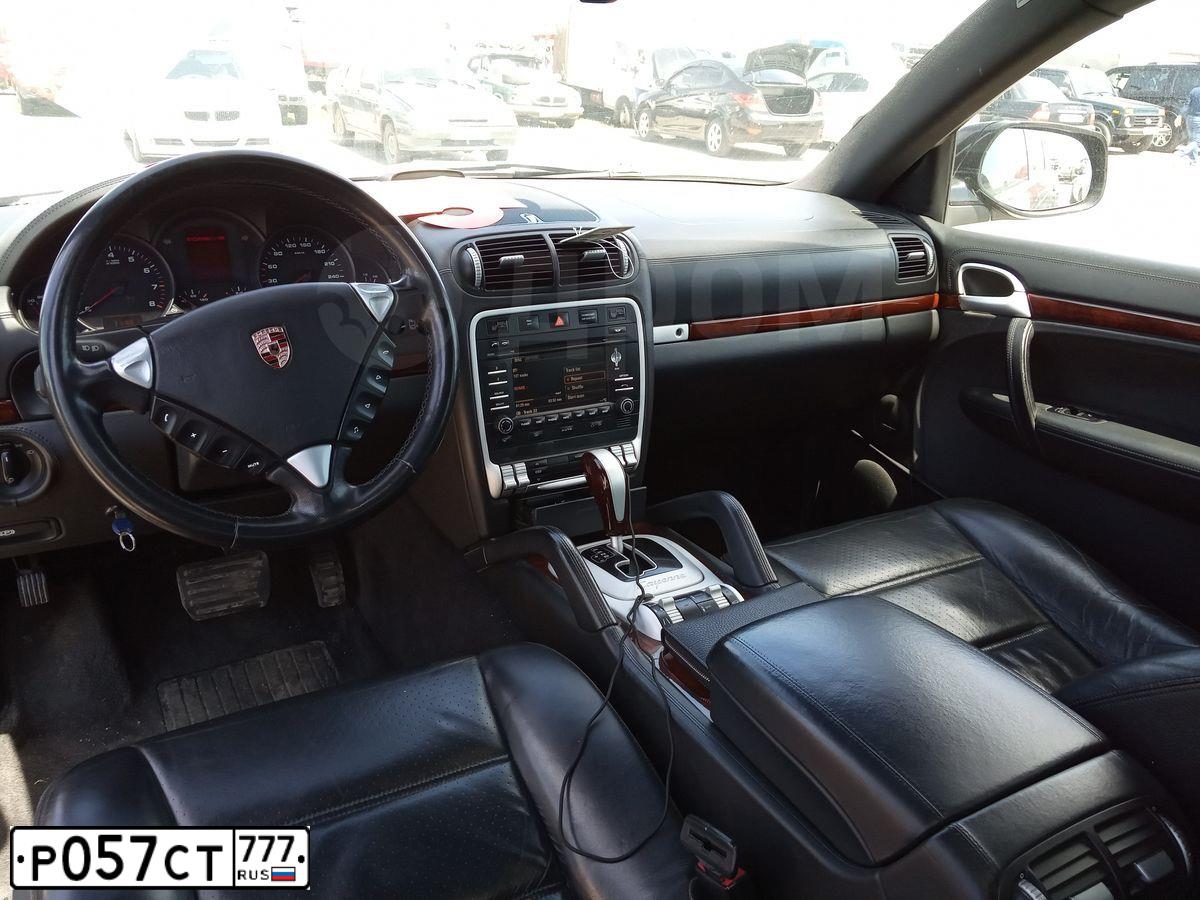 Фото автомобиля PORSCHE CAYENNE, 2008 — госномер Н114ЕО15. Цвет: ЧЕРНЫЙ