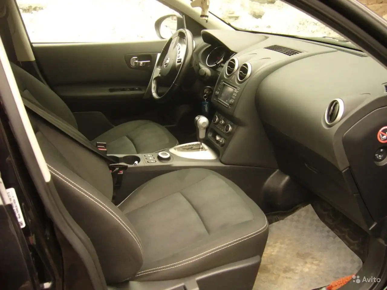 Фото автомобиля VOLKSWAGEN TIGUAN, 2011 — госномер Е827СН35. Цвет: СЕРЕБРИСТО-ЖЕЛТЫЙ