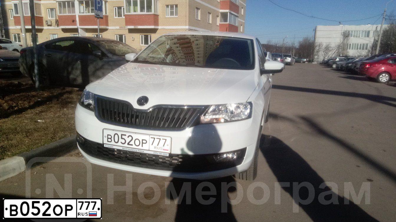 Фото автомобиля GAZ 3102 WOLGA, 1999 — госномер В052ОР777. Цвет: Белый