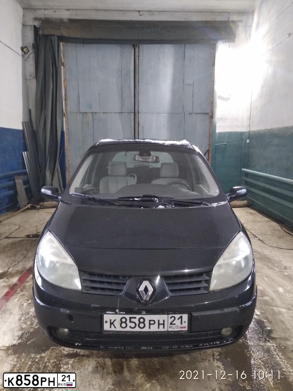 Фото автомобиля RENAULT MEGANE /GRAND/ SCENIC, 2006 — госномер К858РН21. Цвет: ЧЕРНЫЙ