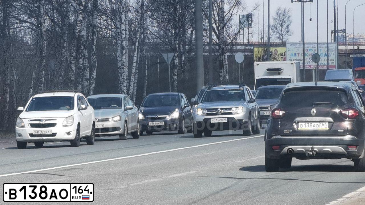 Фото автомобиля RENAULT KAPTUR, 2018 — госномер В138АО164. Цвет: КОРИЧНЕВЫЙ ЧЕРНЫЙ